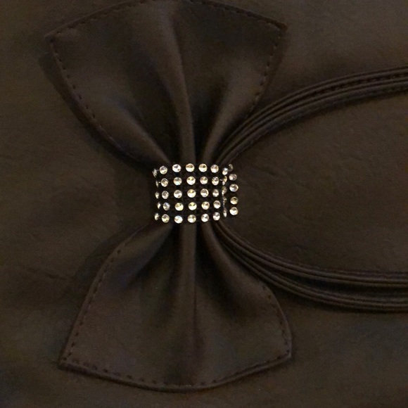 PU Leather Tote. Black with Rhinestone Bow - Picture 5 of 8